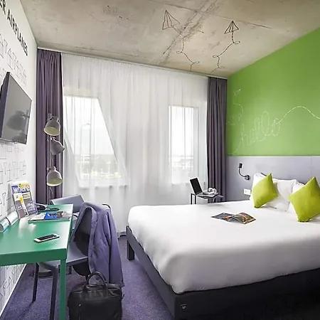 Hotel Ibis Styles Airport 3*