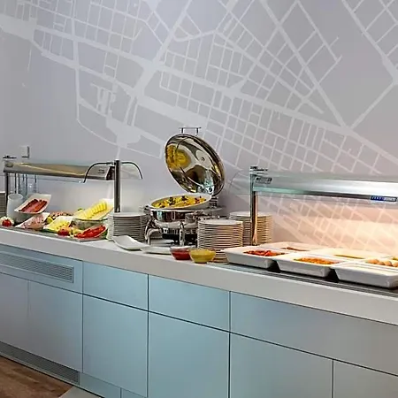 Hotel Ibis Styles Airport 3*